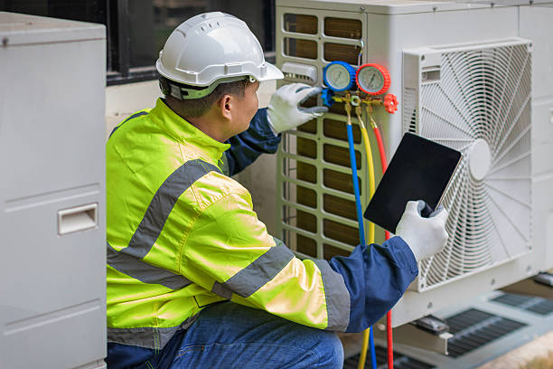 Professional Hvac technician working in Easton, KS